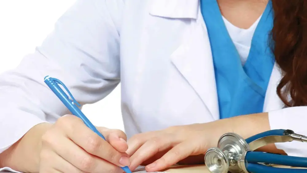 توقيف طبيبة ومستخدمة بمكناس لل