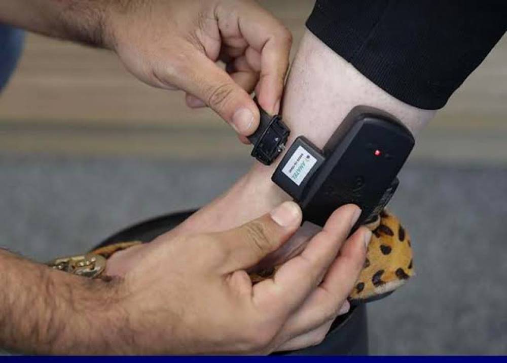 السوار الإلكتروني يدخل حيز التنفيذ بالمغرب بكلفة محددة