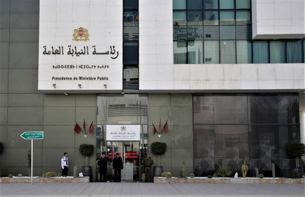 النيابة العامة تُلزم بالفحص الطبي للموقوفين وتقر جزاءات صارمة لحماية الحقوق