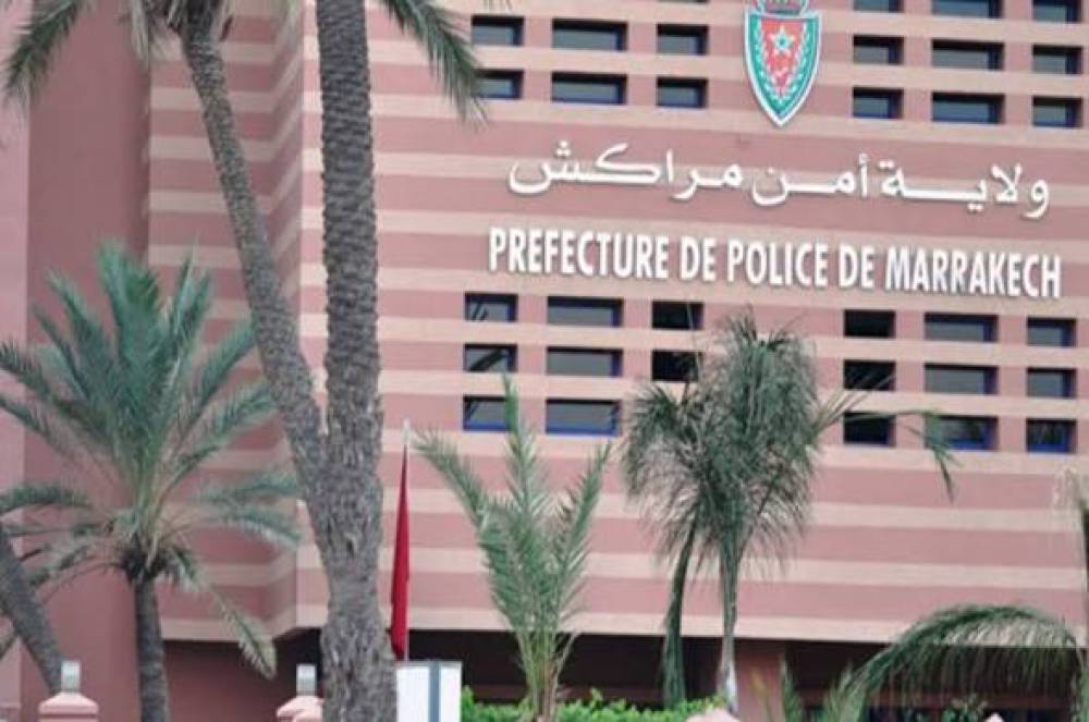 الشرطة القضائية بمراكش تطيح بمروجة لـ"لصاق السلسيون" وتحجز 113 عبوة معدّة للاستعمال في التخدير