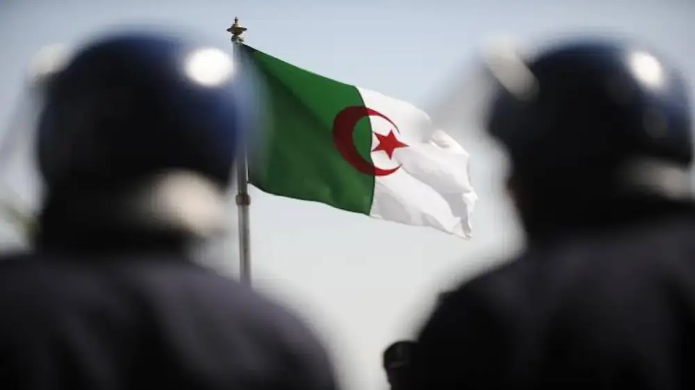 الجزائر تعلن توقيف 61 مغربياً بوهران وتتهمهم بالتخطيط لأعمال تخريبية